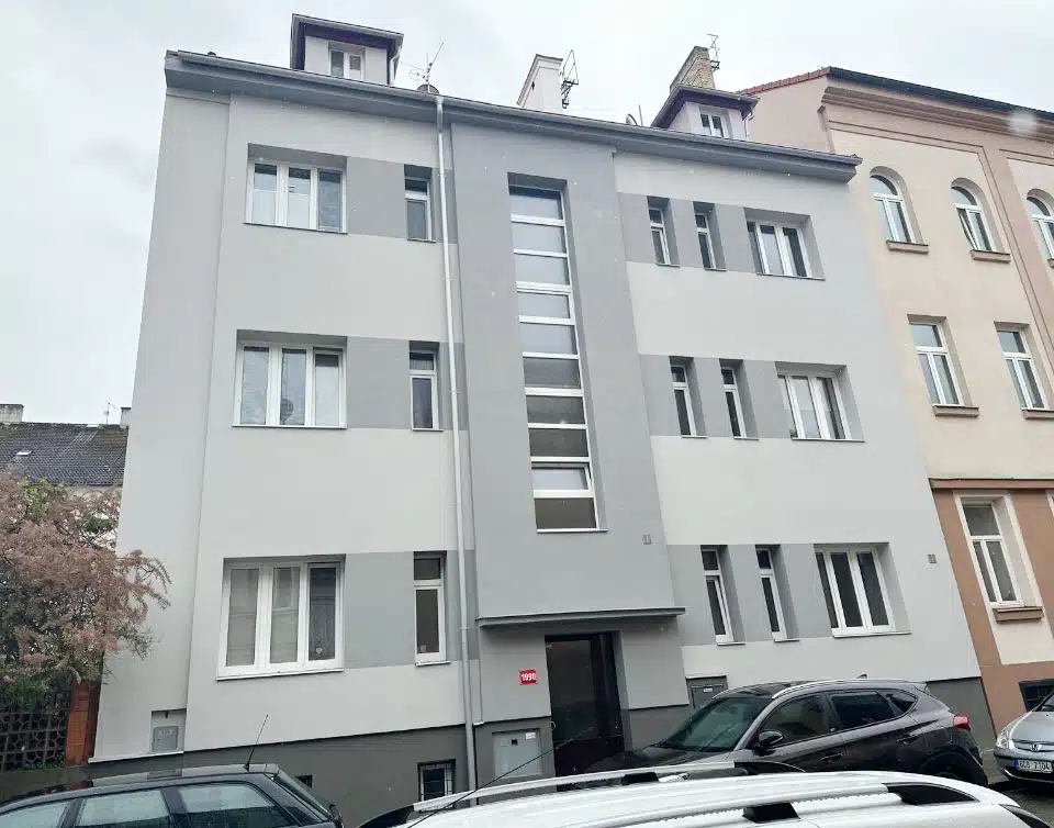 Zateplení a výměna střešní krytiny bytového domu č.p.1990, ul. Roháčova, Tábor